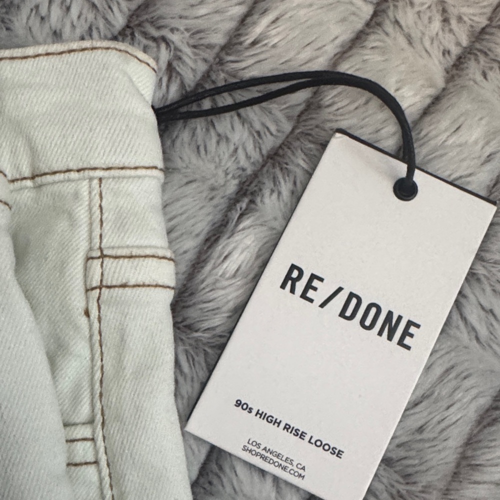 Re/Done Women's 90s high rise loose White Jeans - Picture 3 of 8